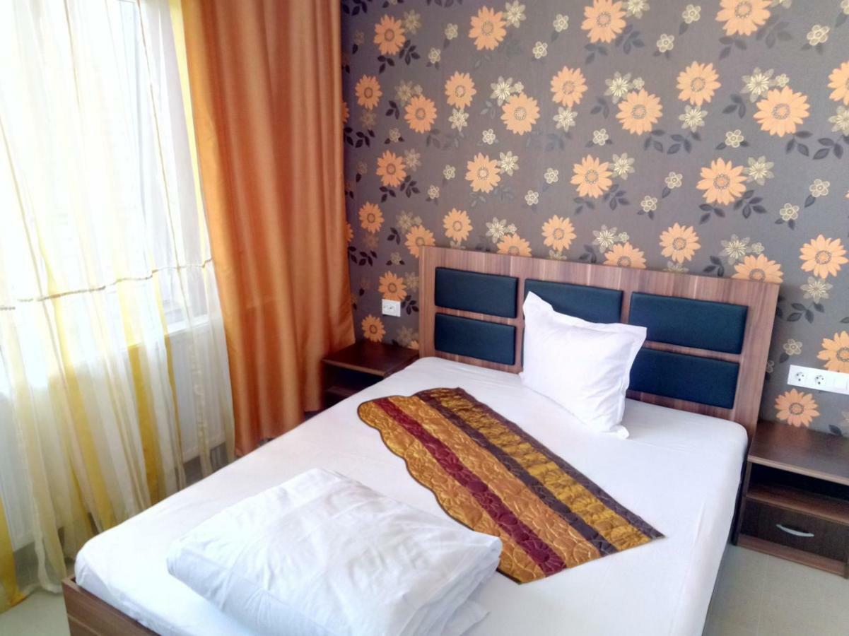 Camere De Inchiriat Carpati Hunedoara Exteriör bild